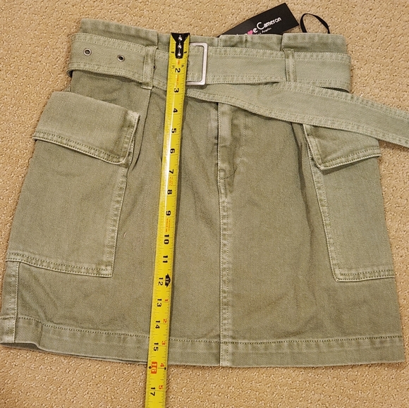 NWT ❗️ love cameron buckled denim 100% cotton green skirt small size - Picture 10 of 11